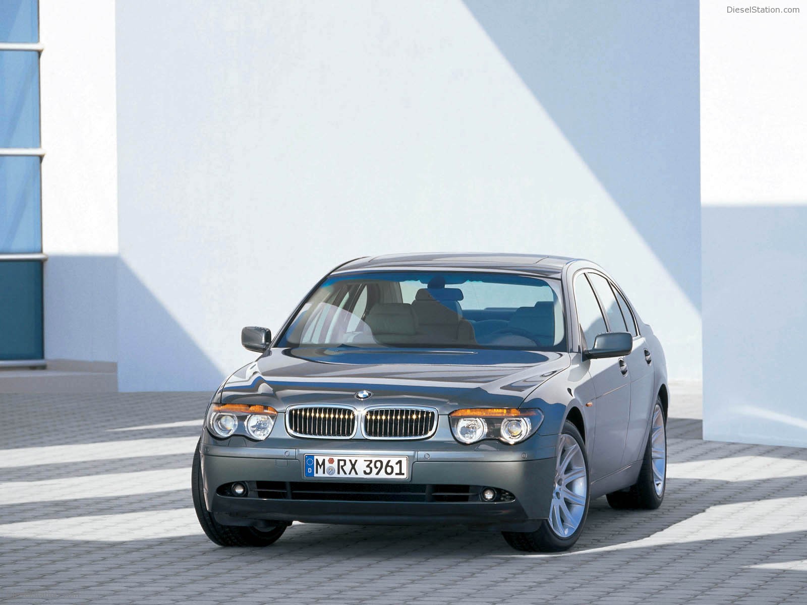 BMW 7 Series (2002)